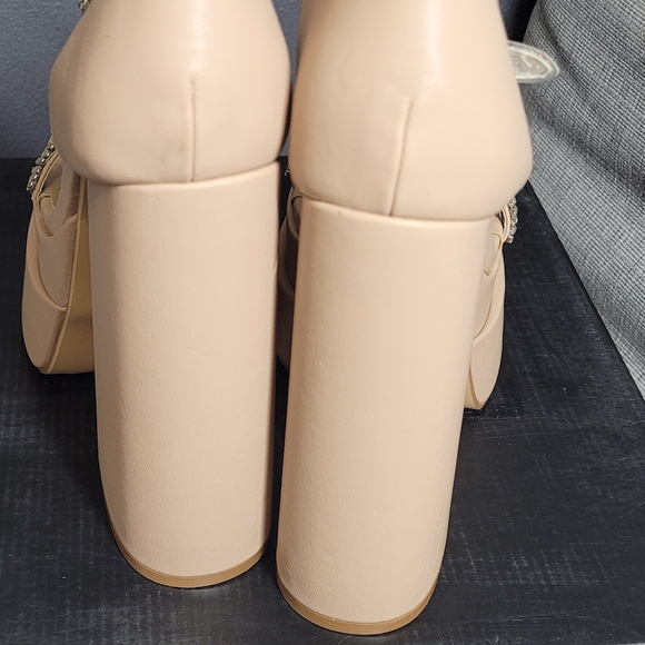 NEW WITH THE BOX EGO PLATFORM  HEELS - Picture 5 of 6